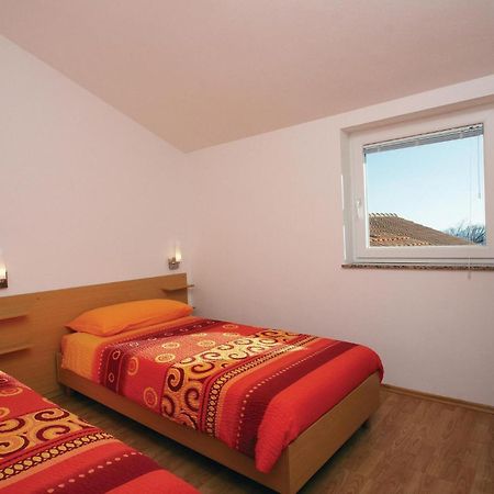 2 Bedroom Awesome Apartment In Plomin Dış mekan fotoğraf
