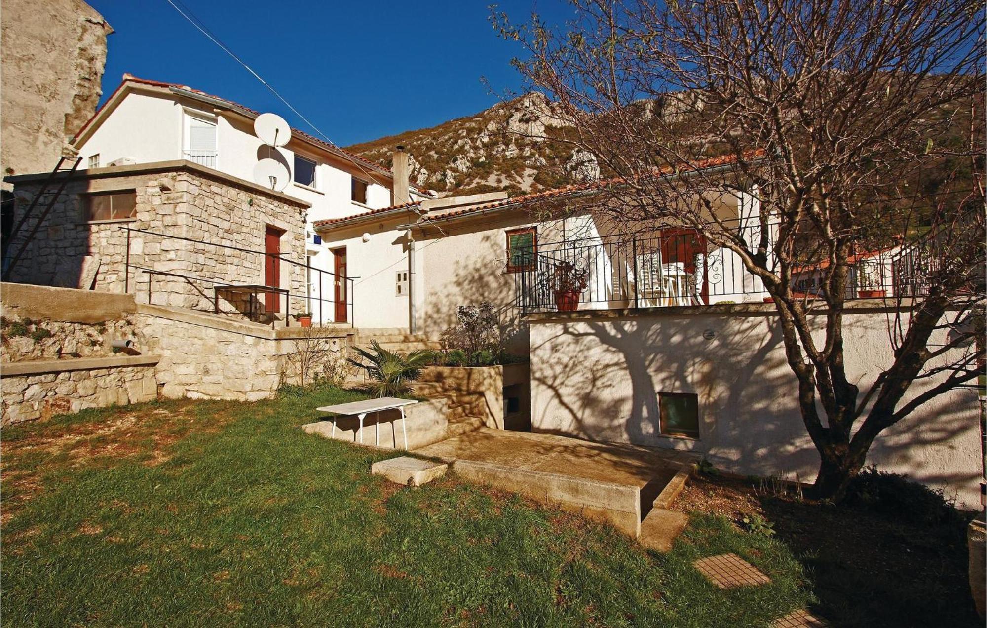 2 Bedroom Awesome Apartment In Plomin Dış mekan fotoğraf